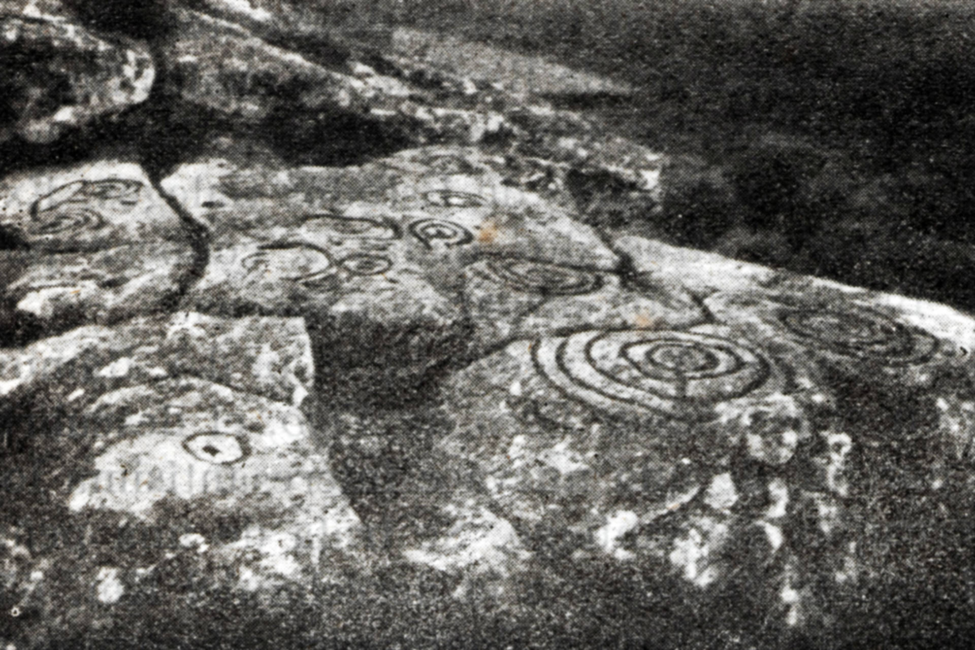 Petroglifo de Oca. Archivo Núñez – Sobrino. Fotografías de Ramón Sobrino Lorenzo - Ruza (1939-1958). Digitalización Colectivo A Rula.